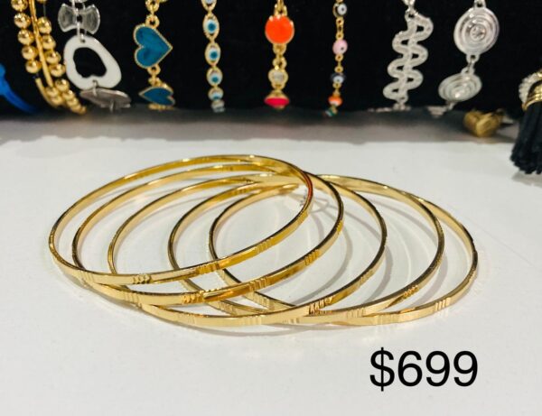 Pulsera semanario (5 pulseras), NICE, 4 baños de oro de 18kt, $699, code 321549